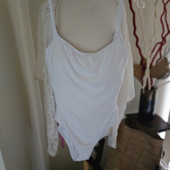 Ann Cole Swimsuit Size 16 - Picture 5 of 8